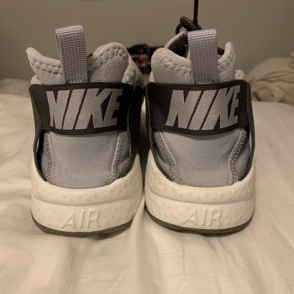 Nike Air Huarache size 9.5